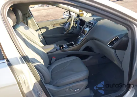 2019 Lincoln Nautilus Reserve z USA, uszkodzony, nr VIN 2LMPJ6LP6KBL14647